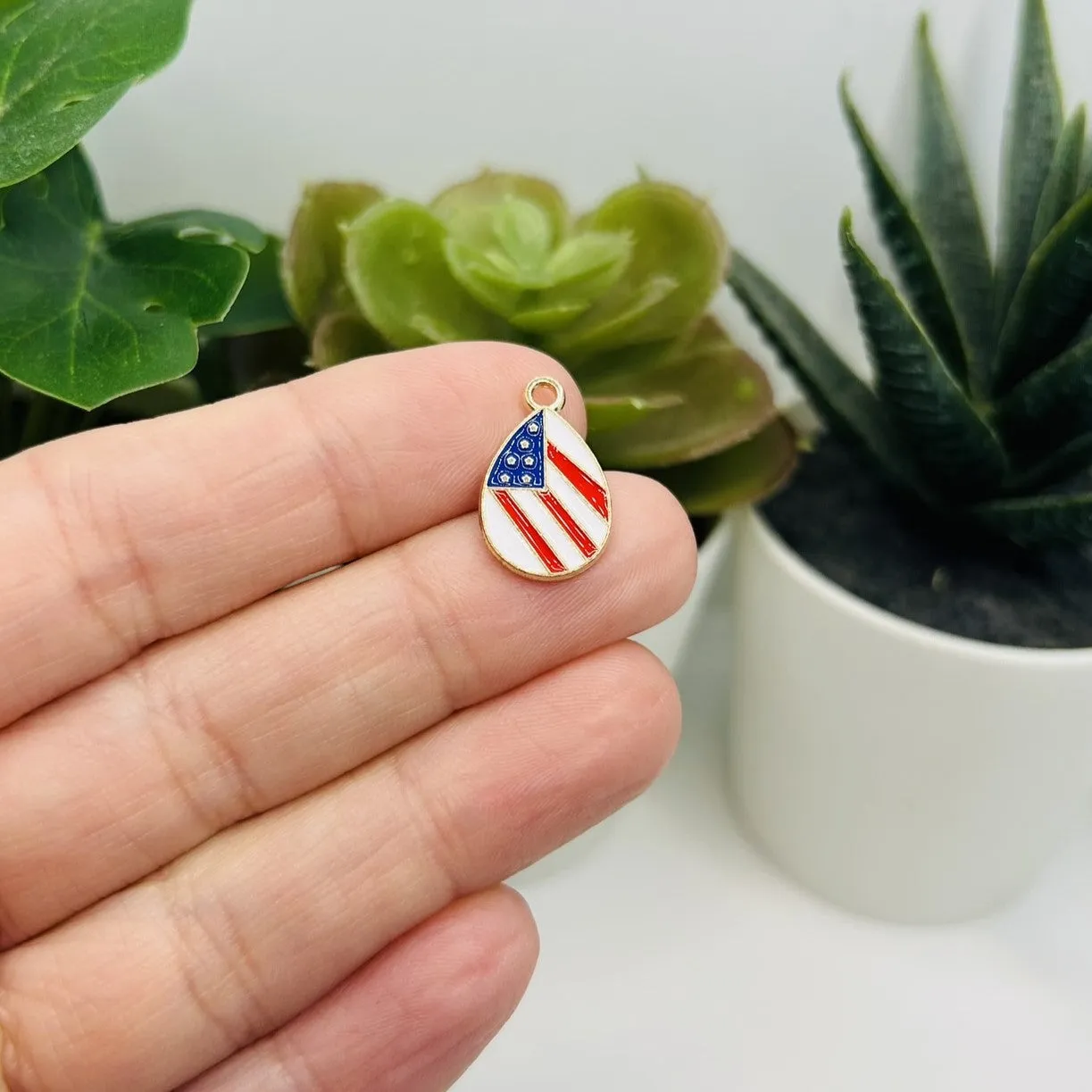 1, 4, 20 or 50 Pieces: USA American Flag Teardrop Charms