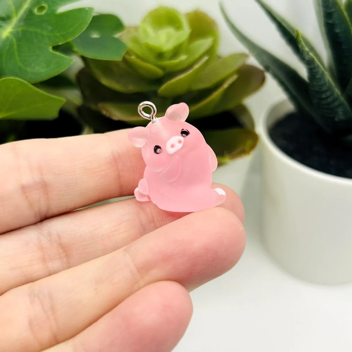 1, 4 or 20 Pieces: Pink Acrylic 3D Cute Pig Charm