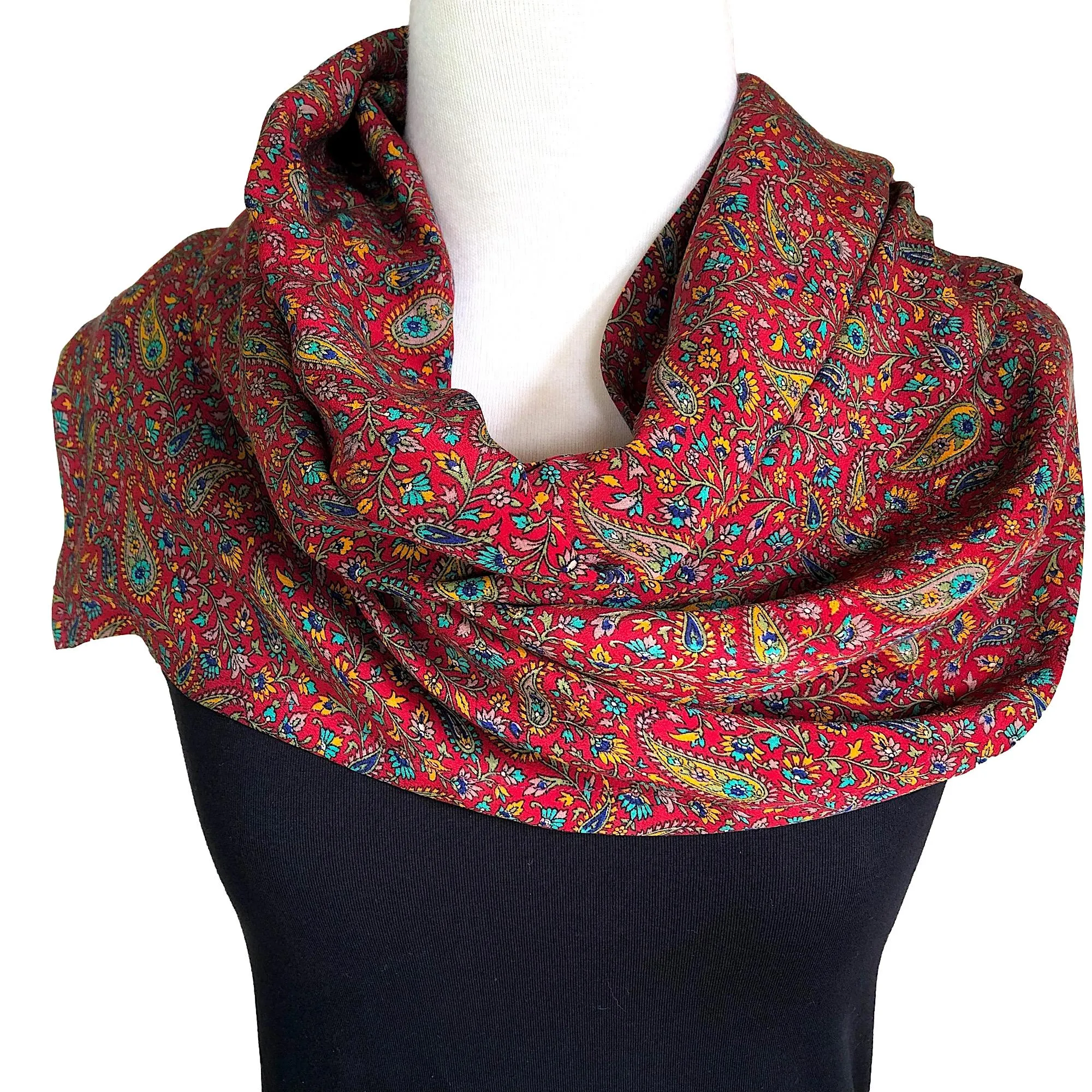 Reversible silk crepe scarf with red lining